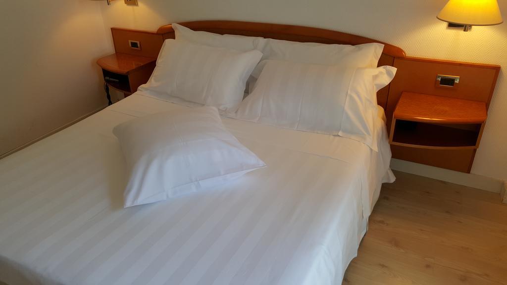 Hotel Augustus Fano Dış mekan fotoğraf