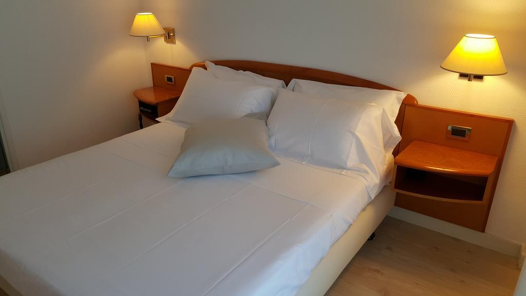 Hotel Augustus Fano Dış mekan fotoğraf