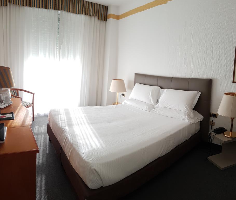 Hotel Augustus Fano Dış mekan fotoğraf