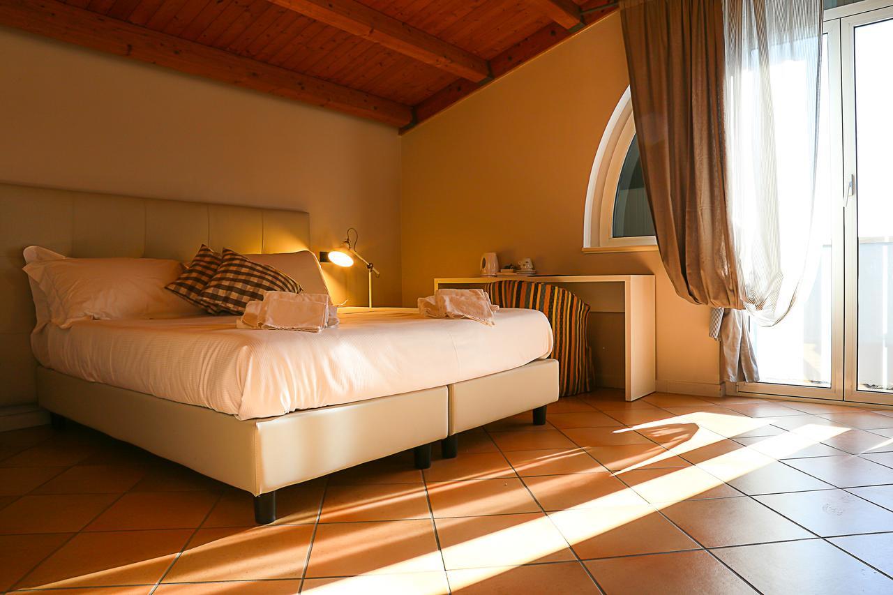 Hotel Augustus Fano Dış mekan fotoğraf