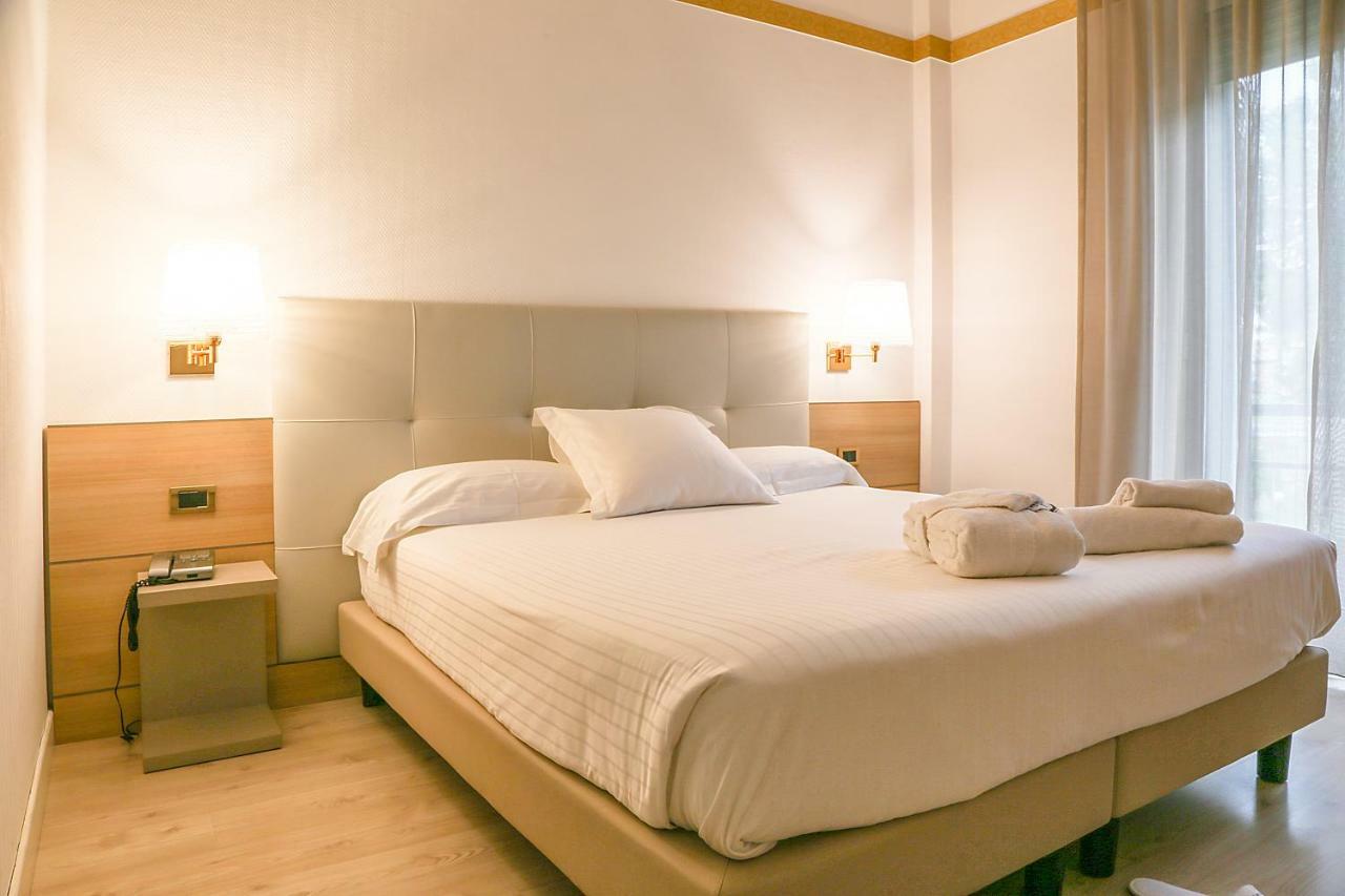 Hotel Augustus Fano Dış mekan fotoğraf