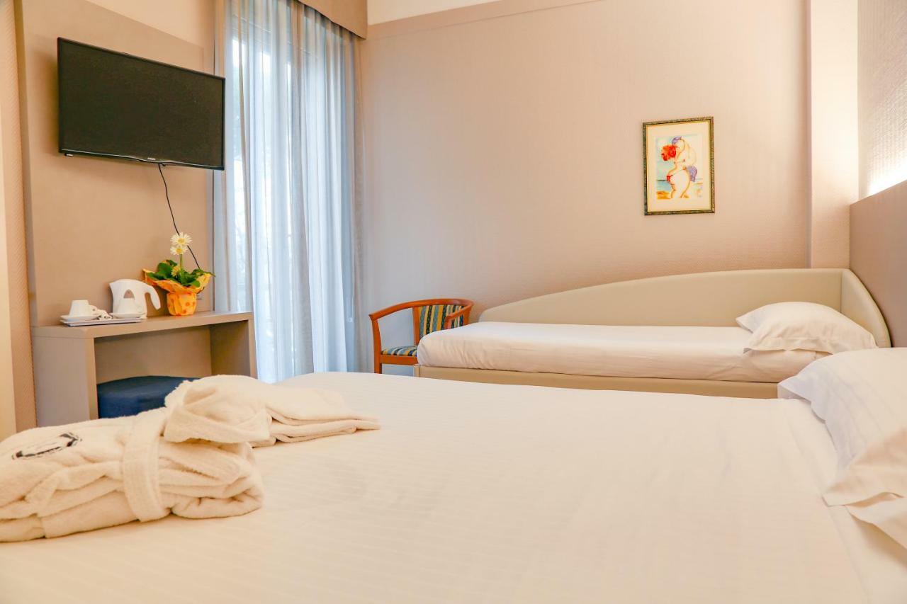 Hotel Augustus Fano Dış mekan fotoğraf